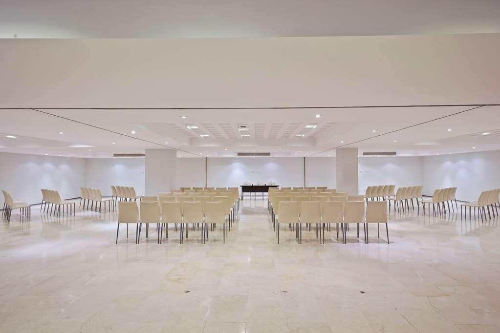 The Level At Melia 3*
